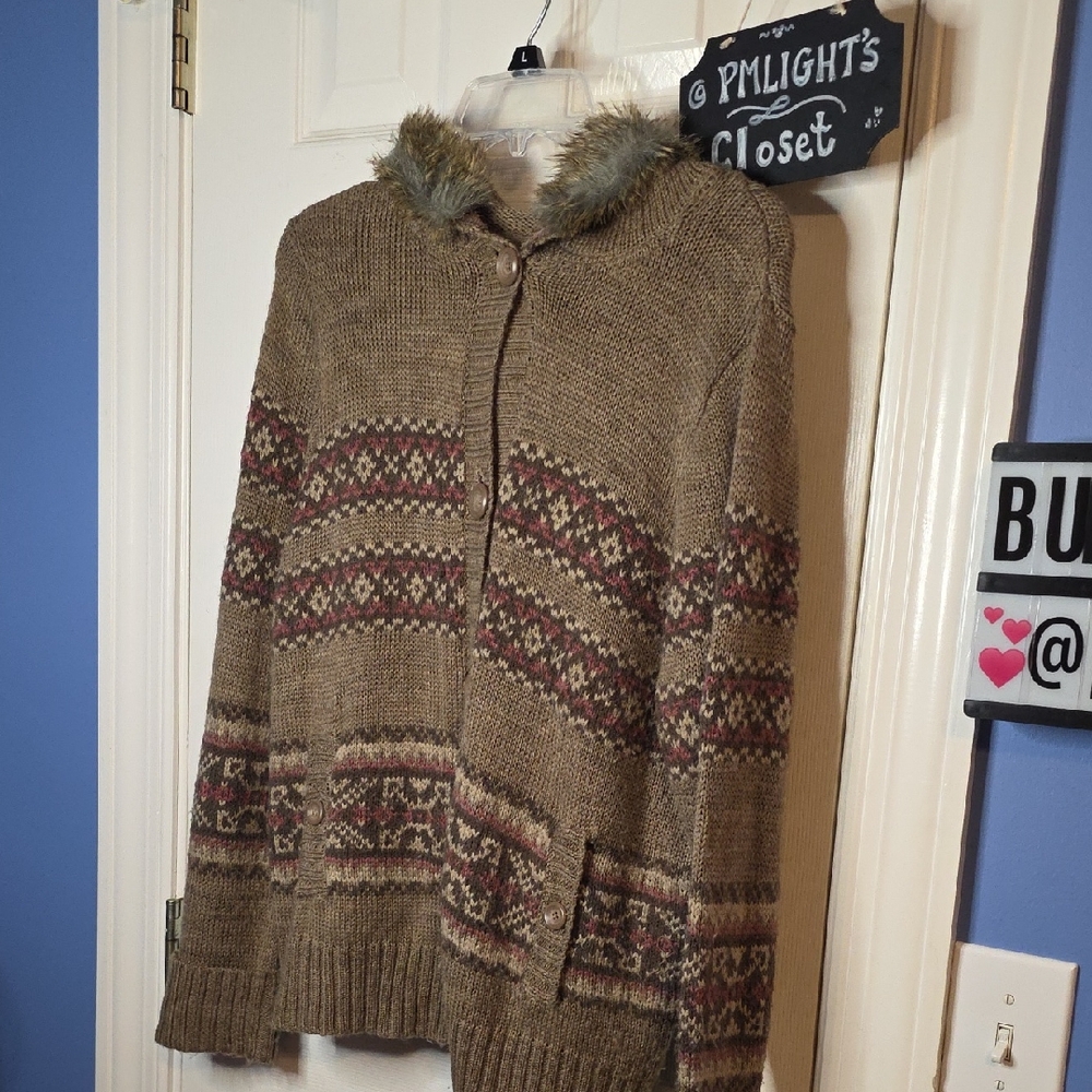 Sonoma Life+Style Cozy Brown Patterned Sweater with Faux Fur Hooded Collar